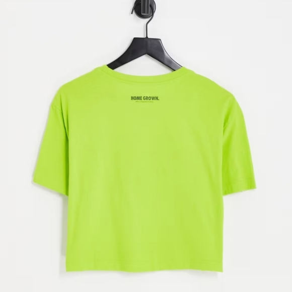 NWOT Nike Cropped Graphic T-shirt - Picture 2 of 5